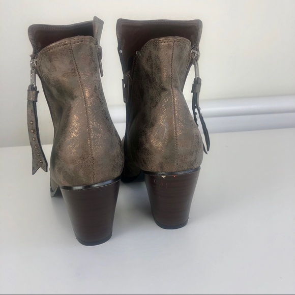 Charles Albert ankle booties gold brown distressed size 9 - Picture 8 of 8